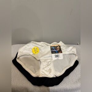 VTG VASSARETTE Under Shapers Light Control Brief Panties M / 6 Lot Of 2 NEW